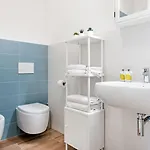 Guesthost - A Pochi Minuti Da Fiera Apartment *